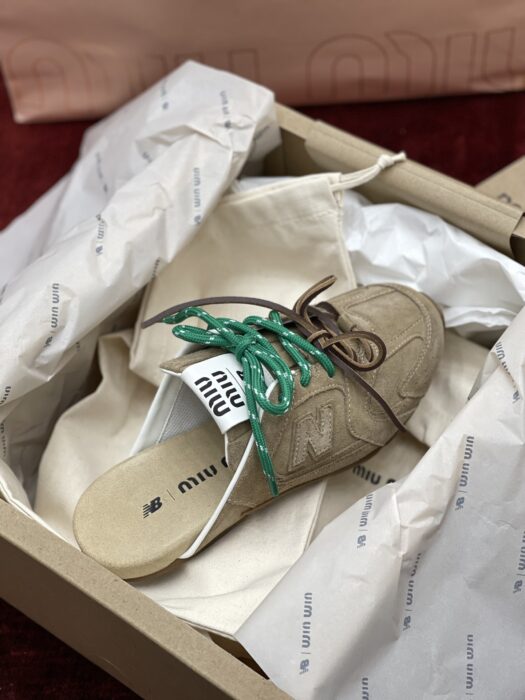 뉴발란스 x 미우미우 530 SL 스웨이드 뮬 에크루 슬리퍼 레플리카 미러급 SA급 S급 고퀄리티 최상급 하이엔드 신발 [여성] 5