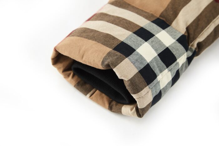 버버리 클래식 체크 소매 탈부착 패딩 브라운 레플리카 미러급 SA급 S급 고퀄리티 하이엔드 최상급 의류 [남성여성공용] 9