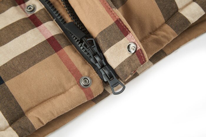 버버리 클래식 체크 소매 탈부착 패딩 브라운 레플리카 미러급 SA급 S급 고퀄리티 하이엔드 최상급 의류 [남성여성공용] 11