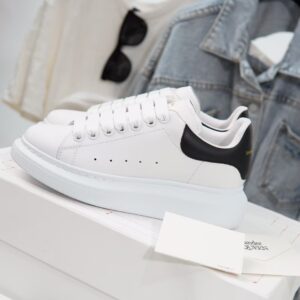 알렉산더맥퀸 오버솔 검흰 레플리카 미러급 SA급 S급 고퀄리티 최상급 하이엔드 신발 [남성여성공용]