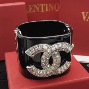 샤넬 CC로고 뱅글 팔찌 블랙 수지 레플리카 미러급 SA급 S급 고퀄리티 최상급 하이엔드 악세사리 [여성]