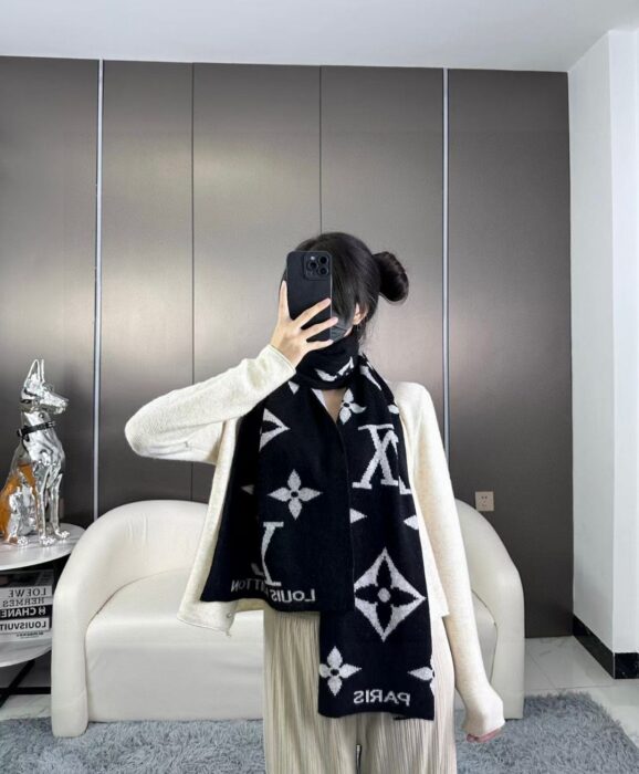 루이비통 빈티지 모노그램 캐시미어 스카프 블랙 레플리카 미러급 SA급 S급 고퀄리티 최상급 하이엔드 [남성여성공용] 2