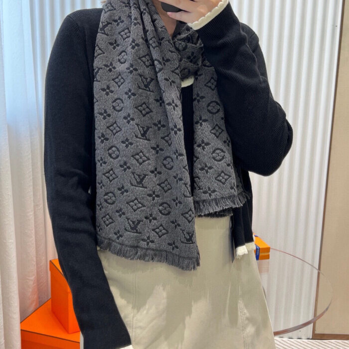 루이비통 입체 모노그램 자카드 스카프 그레이 레플리카 미러급 SA급 S급 고퀄리티 최상급 하이엔드 [남성여성공용] 2