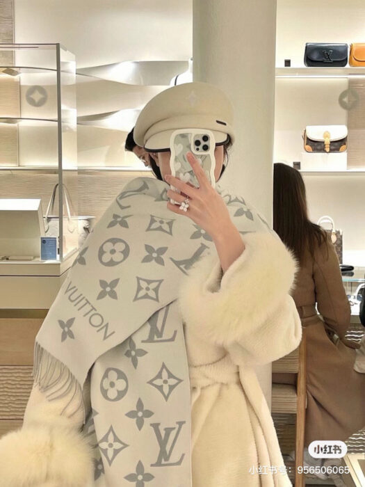 루이비통 LV 에센셜 스카프 그레이 레플리카 미러급 SA급 S급 고퀄리티 최상급 하이엔드 [남성여성공용]