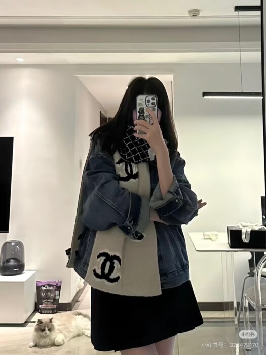 샤넬 점보 CC로고 체크 스카프 블랙 레플리카 미러급 SA급 S급 고퀄리티 최상급 하이엔드 [남성여성공용] 3