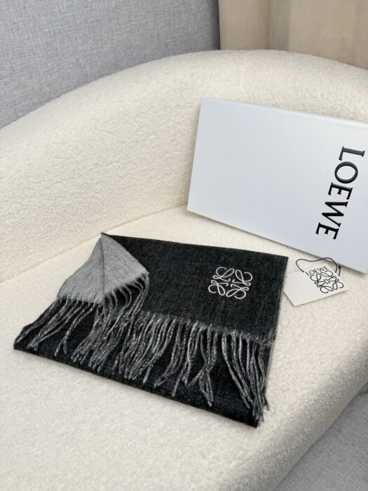 로에베 베이직 로고 태슬 스카프 그레이 캐시미어 50% 양털 50% 레플리카 미러급 SA급 S급 고퀄리티 최상급 하이엔드 [남성여성공용] 5