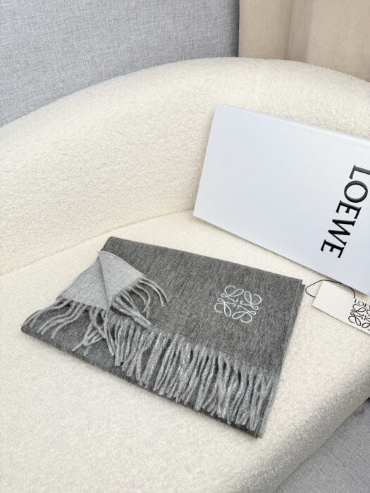 로에베 베이직 로고 태슬 스카프 그레이 캐시미어 50% 양털 50% 레플리카 미러급 SA급 S급 고퀄리티 최상급 하이엔드 [남성여성공용] 5