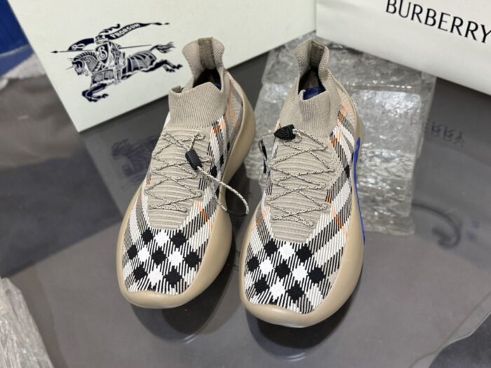 버버리 체크 니트 넵튠 스니커즈 샌드 베이지 남성용 레플리카 미러급 SA급 S급 고퀄리티 최상급 하이엔드 신발 [남성]