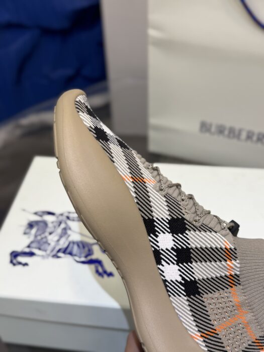 버버리 체크 니트 넵튠 스니커즈 샌드 베이지 남성용 레플리카 미러급 SA급 S급 고퀄리티 최상급 하이엔드 신발 [남성] 9