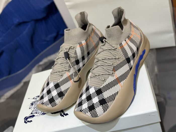 버버리 체크 니트 넵튠 스니커즈 샌드 베이지 남성용 레플리카 미러급 SA급 S급 고퀄리티 최상급 하이엔드 신발 [남성] 2