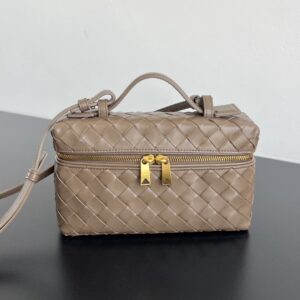 보테가베네타 뱅뱅 배니티 케이스 789109 다크 베이지 레플리카 미러급 SA급 S급 고퀄리티 최상급 하이엔드 가방 [여성]