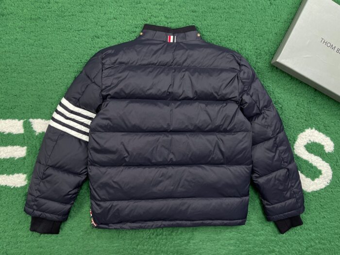 톰브라운 나일론 사선 패딩 네이비 레플리카 미러급 SA급 S급 고퀄리티 하이엔드 최상급 의류 [남성여성공용] 5