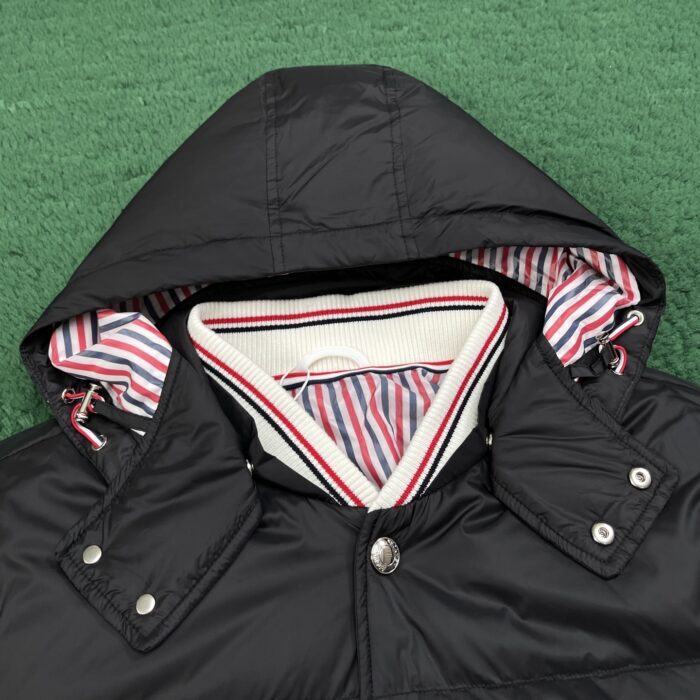 톰브라운 나일론 사선 패딩 블랙 레플리카 미러급 SA급 S급 고퀄리티 하이엔드 최상급 의류 [남성여성공용] 9