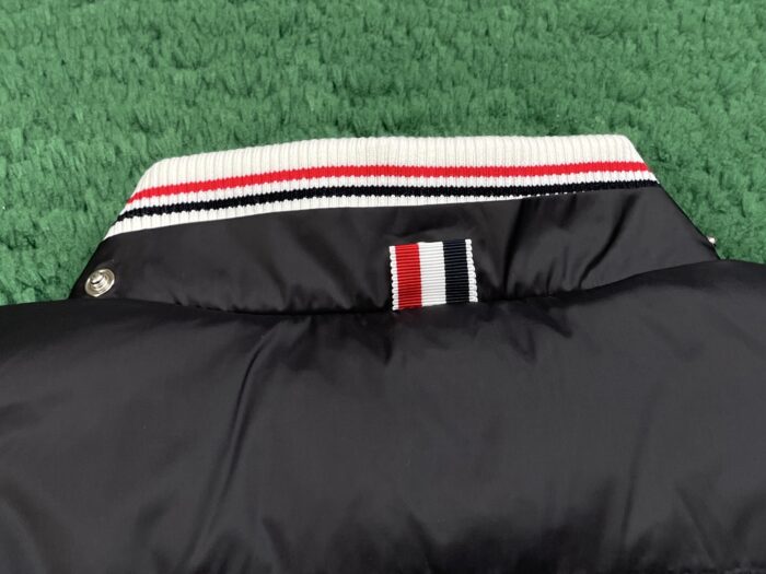 톰브라운 나일론 사선 패딩 블랙 레플리카 미러급 SA급 S급 고퀄리티 하이엔드 최상급 의류 [남성여성공용] 14