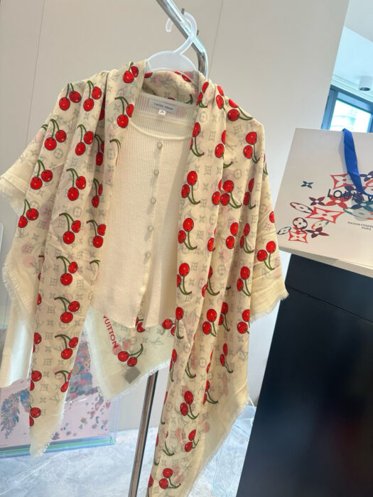 루이비통 X TM 세리즈 모노그램 태슬 스퀘어 스카프 아이보리 레플리카 미러급 SA급 S급 고퀄리티 최상급 하이엔드 [여성]