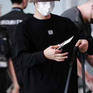 로에베 로고 자수 긴팔티 블랙 레플리카 미러급 SA급 S급 고퀄리티 하이엔드 최상급 의류 [남성여성공용]