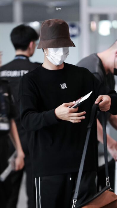 로에베 로고 자수 긴팔티 블랙 레플리카 미러급 SA급 S급 고퀄리티 하이엔드 최상급 의류 [남성여성공용]