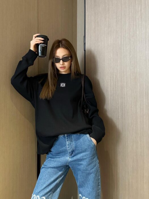 로에베 로고 자수 긴팔티 블랙 레플리카 미러급 SA급 S급 고퀄리티 하이엔드 최상급 의류 [남성여성공용] 2