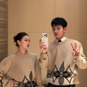 루이비통 그래픽 니티드 크루넥 니트 1AJBVY 레플리카 미러급 SA급 S급 고퀄리티 하이엔드 최상급 의류 [남성여성공용]