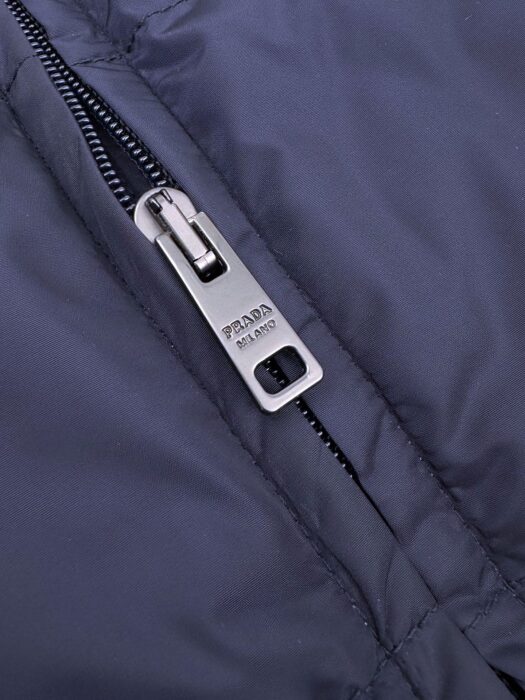 프라다 리나일론 다운 자켓 패딩 블루 SGC933 1WQ9 F0ABB 레플리카 미러급 SA급 S급 고퀄리티 하이엔드 최상급 의류 [남성여성공용] 10