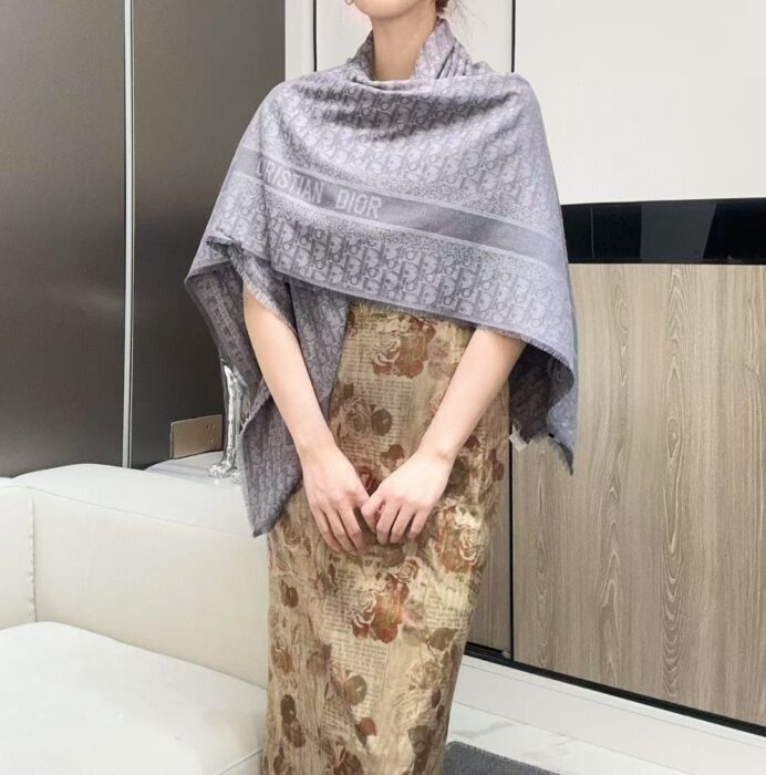 디올 순색 오블리크 스퀘어 스카프 그레이 레플리카 미러급 SA급 S급 고퀄리티 최상급 하이엔드 [남성여성공용]