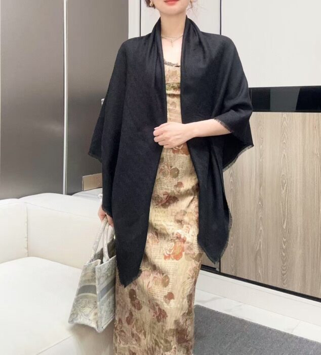 디올 오블리크 스퀘어 스카프 블랙 레플리카 미러급 SA급 S급 고퀄리티 최상급 하이엔드 [남성여성공용] 2