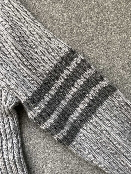 톰브라운 사선 스트라이프 트위스트 케이블 단색 가디건 그레이 레플리카 미러급 SA급 S급 고퀄리티 하이엔드 최상급 의류 [여성] 12