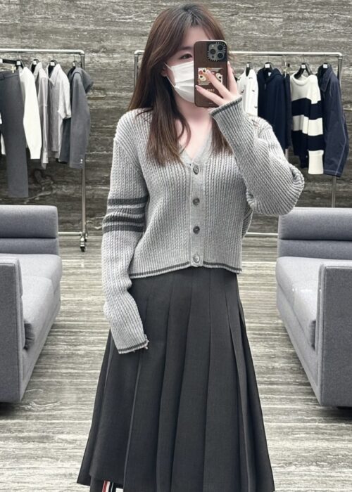 톰브라운 사선 스트라이프 트위스트 케이블 단색 가디건 그레이 레플리카 미러급 SA급 S급 고퀄리티 하이엔드 최상급 의류 [여성] 2