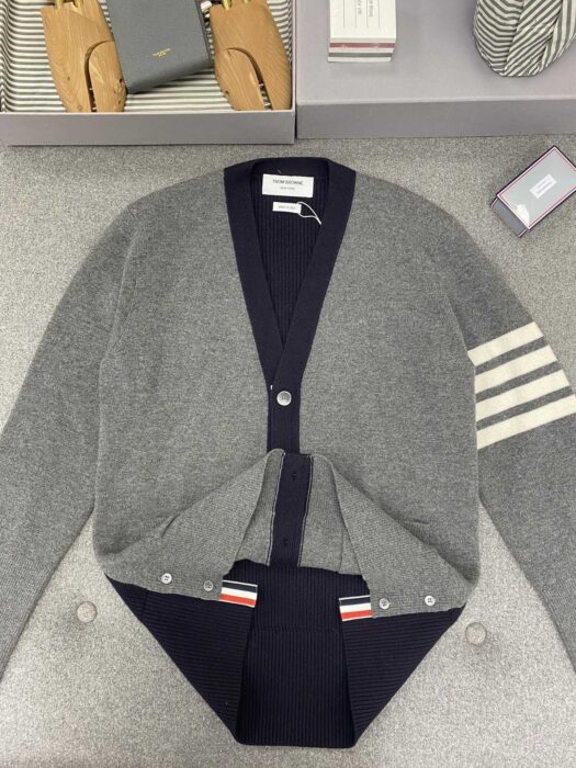 톰브라운 투인원 하프 사선 가디건 미디움 그레이 레플리카 미러급 SA급 S급 고퀄리티 하이엔드 최상급 의류 [남성여성공용] 6