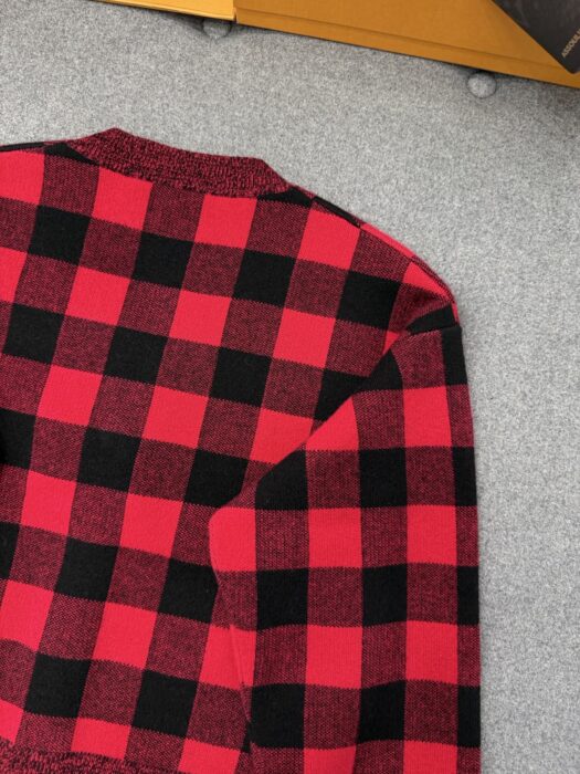 루이비통 다미에 배색 체크 가디건 레드 레플리카 미러급 SA급 S급 고퀄리티 하이엔드 최상급 의류 [여성] 9