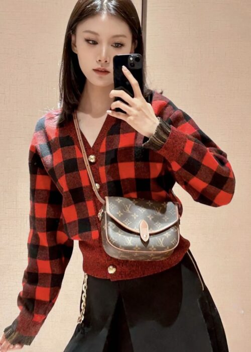 루이비통 다미에 배색 체크 가디건 레드 레플리카 미러급 SA급 S급 고퀄리티 하이엔드 최상급 의류 [여성] 2