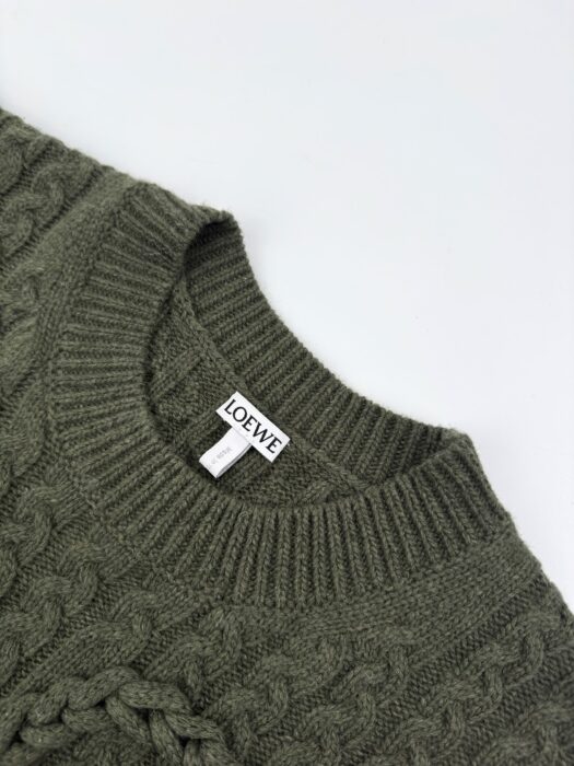 로에베 트위스트 점보 로고 스웨터 니트 올리브 그린 레플리카 미러급 SA급 S급 고퀄리티 하이엔드 최상급 의류 [남성여성공용] 5