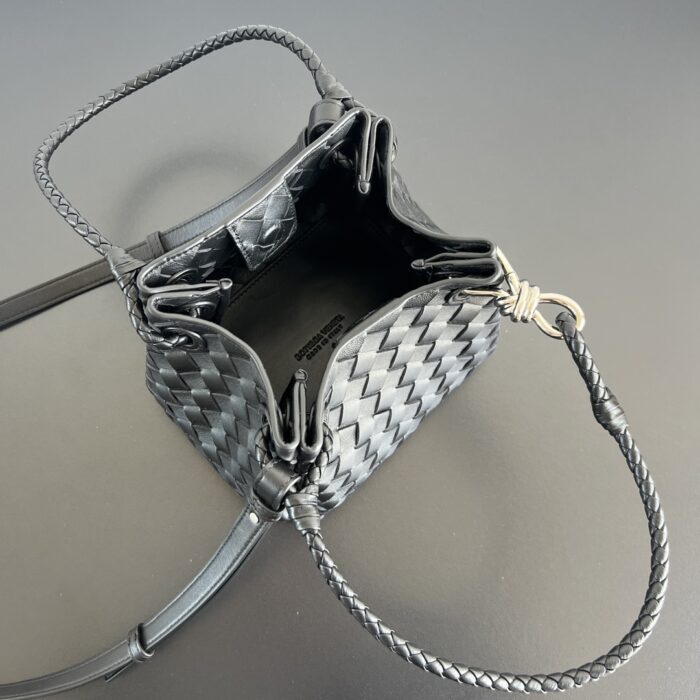 보테가베네타 스몰 파라슈트 796569 블랙 은장 레플리카 미러급 SA급 S급 고퀄리티 최상급 하이엔드 가방 [여성] 3