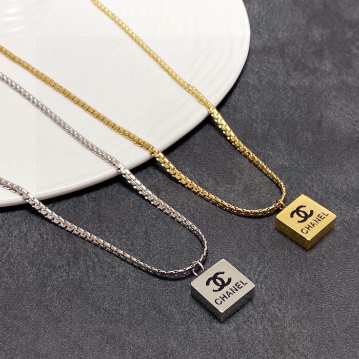 샤넬 모노그램 CC로고 스퀘어 펜던트 목걸이 2컬러 레플리카 미러급 SA급 S급 고퀄리티 최상급 하이엔드 악세사리 [남성여성공용] 3