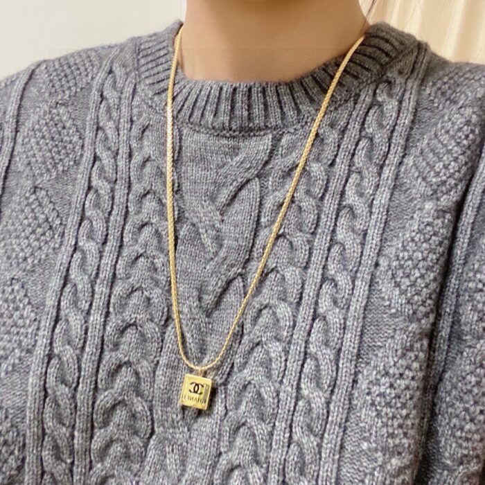 샤넬 모노그램 CC로고 스퀘어 펜던트 목걸이 2컬러 레플리카 미러급 SA급 S급 고퀄리티 최상급 하이엔드 악세사리 [남성여성공용] 2