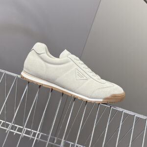 프라다 커플 삼각로고 스웨이드 스니커즈 라이트 그레이 레플리카 미러급 SA급 S급 고퀄리티 최상급 하이엔드 신발 [남성여성공용]