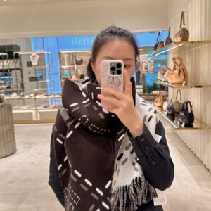 펜디 자카드 리버시블 울 머플러 스카프 다크 브라운 면양털 100% FXT462AYKUF1U6N 레플리카 미러급 SA급 S급 고퀄리티 최상급 하이엔드 악세사리 [남성여성공용]