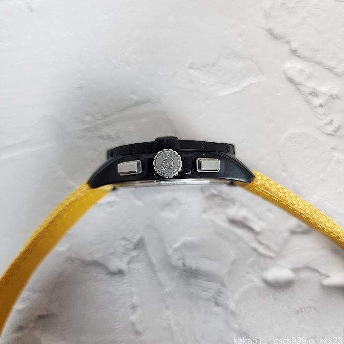 브라이틀링 어벤져 B01 옐로우다이얼 레플리카 미러급 SA급 S급 고퀄리티 시계 [남성] 14