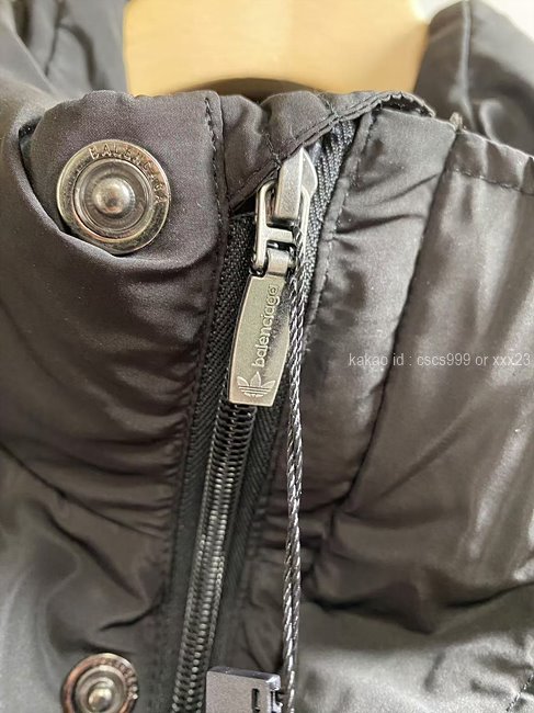 2026.01.10_[우ㅇㅇ 고객님 주문제품 검수사진] 발렌시아가X아디다스 콜라보 패딩 레플리카 미러급 SA급 S급 고퀄리티 하이엔드 최상급 점퍼 4