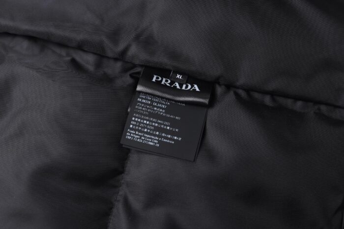 프라다 삼각 패치 블랙 패딩 레플리카 미러급 SA급 S급 고퀄리티 하이엔드 최상급 의류 [남성여성공용] 11