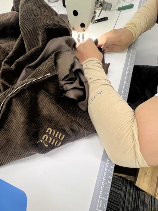 미우미우 코듀로이 블루종 자켓 코코아 브라운 레플리카 미러급 SA급 S급 고퀄리티 하이엔드 최상급 의류 [남성여성공용] 19