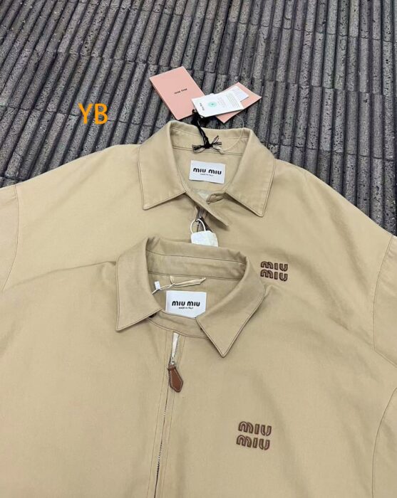 미우미우 라이트 데님 블루종 자켓 베이지 레플리카 미러급 SA급 S급 고퀄리티 하이엔드 최상급 의류 [남성여성공용] 5