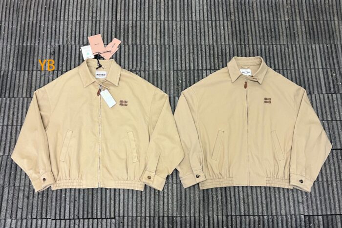 미우미우 라이트 데님 블루종 자켓 베이지 레플리카 미러급 SA급 S급 고퀄리티 하이엔드 최상급 의류 [남성여성공용] 3