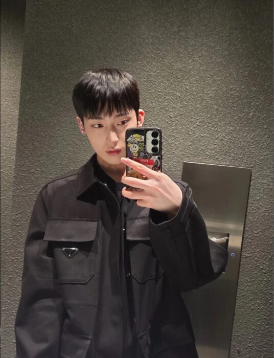 프라다 멀티 포켓 카고 자켓 블랙 레플리카 미러급 SA급 S급 고퀄리티 하이엔드 최상급 의류 [남성] 2