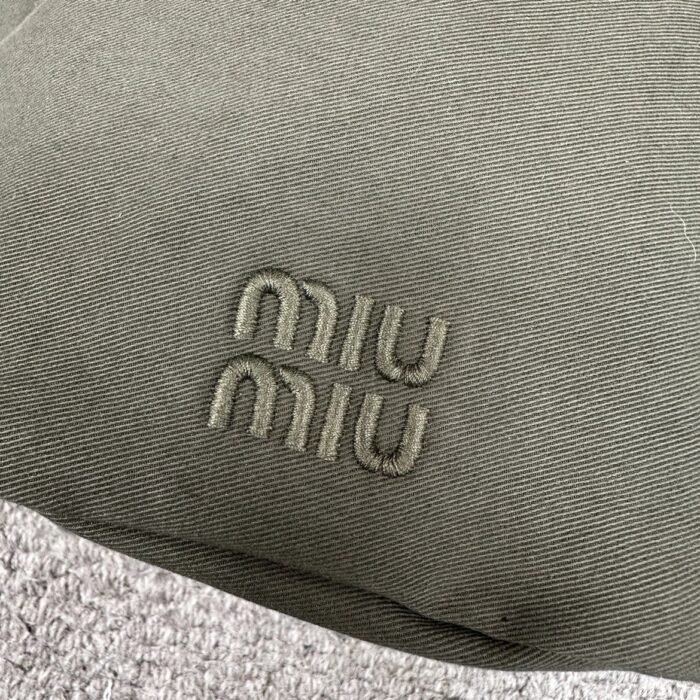 미우미우 모노그램 자수 캔버스 버킷백 (3 color) 레플리카 미러급 SA급 S급 고퀄리티 최상급 하이엔드 가방 [여성] 18