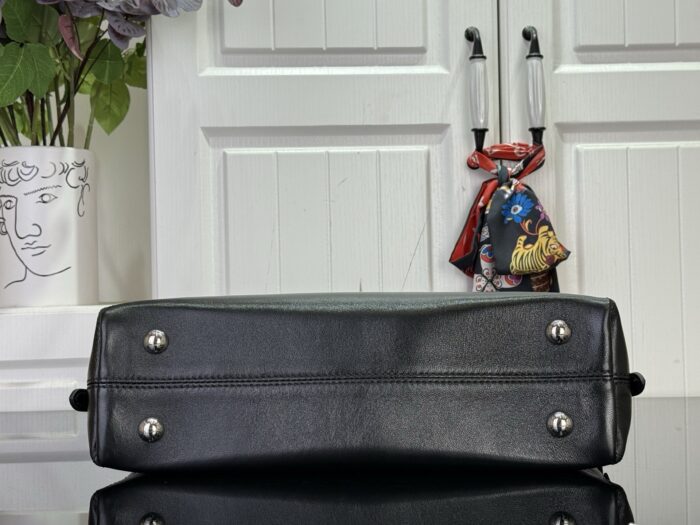 루이비통 캐리올 이스트 웨스트 M28160 블랙 레플리카 미러급 SA급 S급 고퀄리티 최상급 하이엔드 가방 [여성] 6