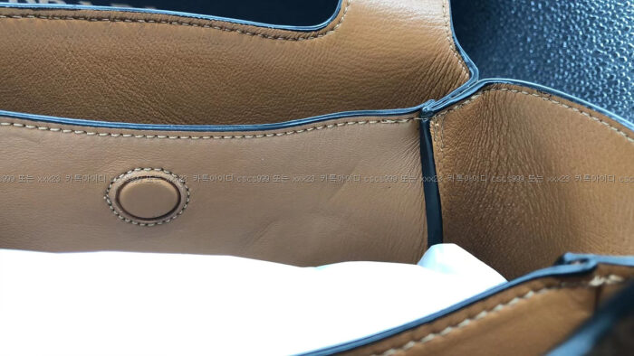 2023.02.07_[이ㅇ순 고객님 검수] 프라다 레플리카 가방 40872  15