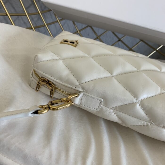 발렌시아가 로고 퀼팅 렉탱글 미니 크로스백 화이트 레플리카 미러급 SA급 S급 고퀄리티 최상급 하이엔드 가방 [여성] 6