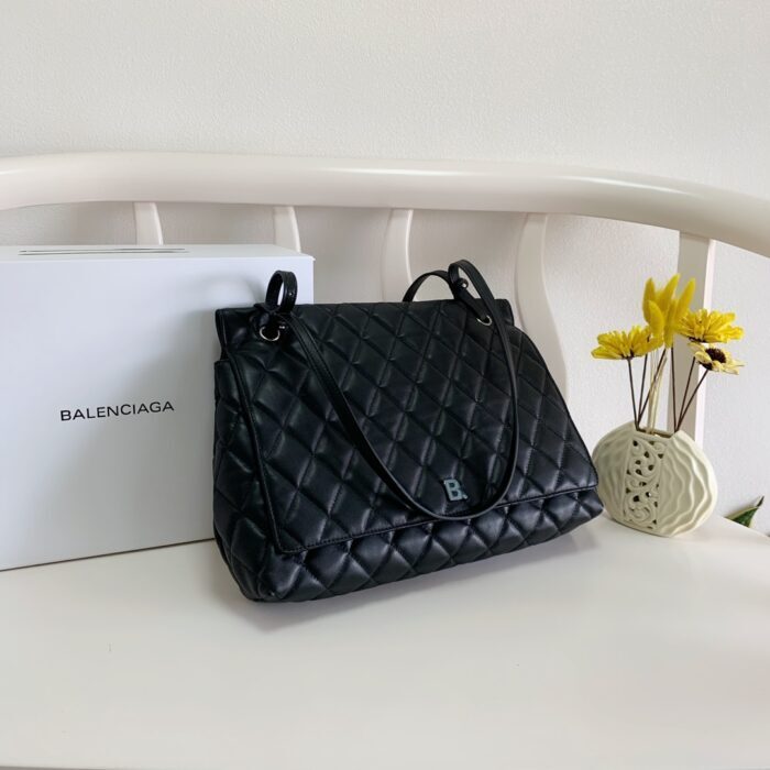 발렌시아가 B 퀼팅 백 블랙 양가죽 레플리카 미러급 SA급 S급 고퀄리티 최상급 하이엔드 가방 [여성] 4