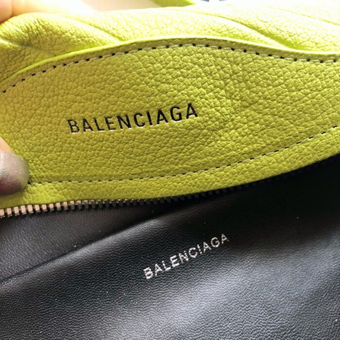 발렌시아가 수비니어 XS 여성 벨트백 크로스백 형광 그린 레플리카 미러급 SA급 S급 고퀄리티 최상급 하이엔드 가방 [여성] 9